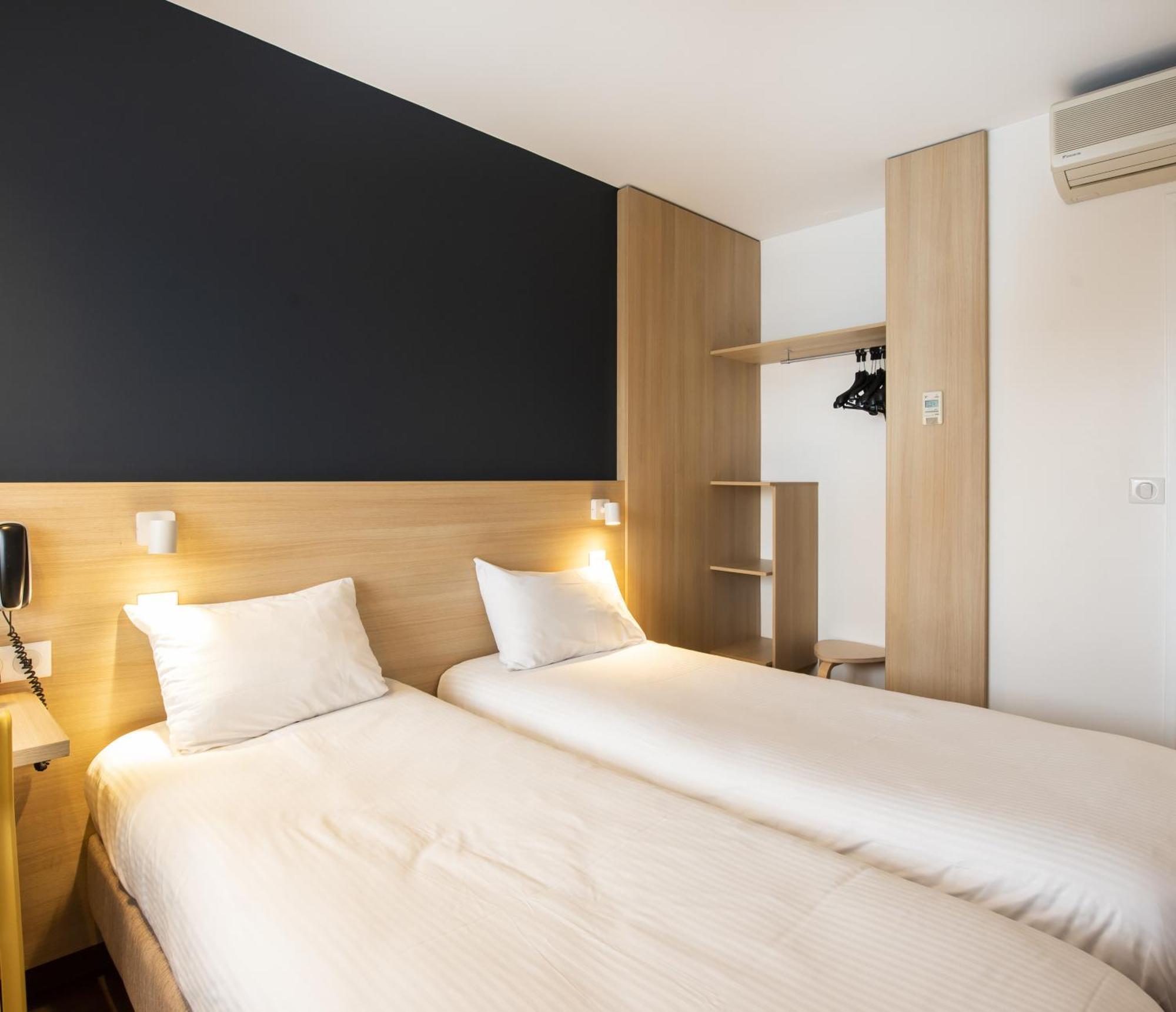 Standard Twin Room,1742616798:JPEG